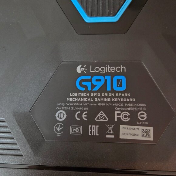 Logitech G910 Wired Keyboard - Black - Picture 3 of 4